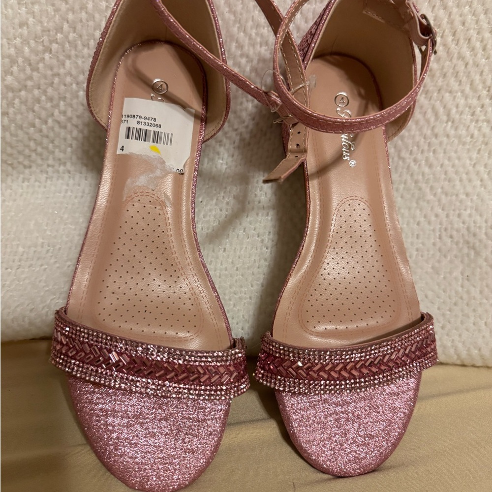Fabulous Big Girl Sz 4 Pink Sequined Shoes NWT😊😊